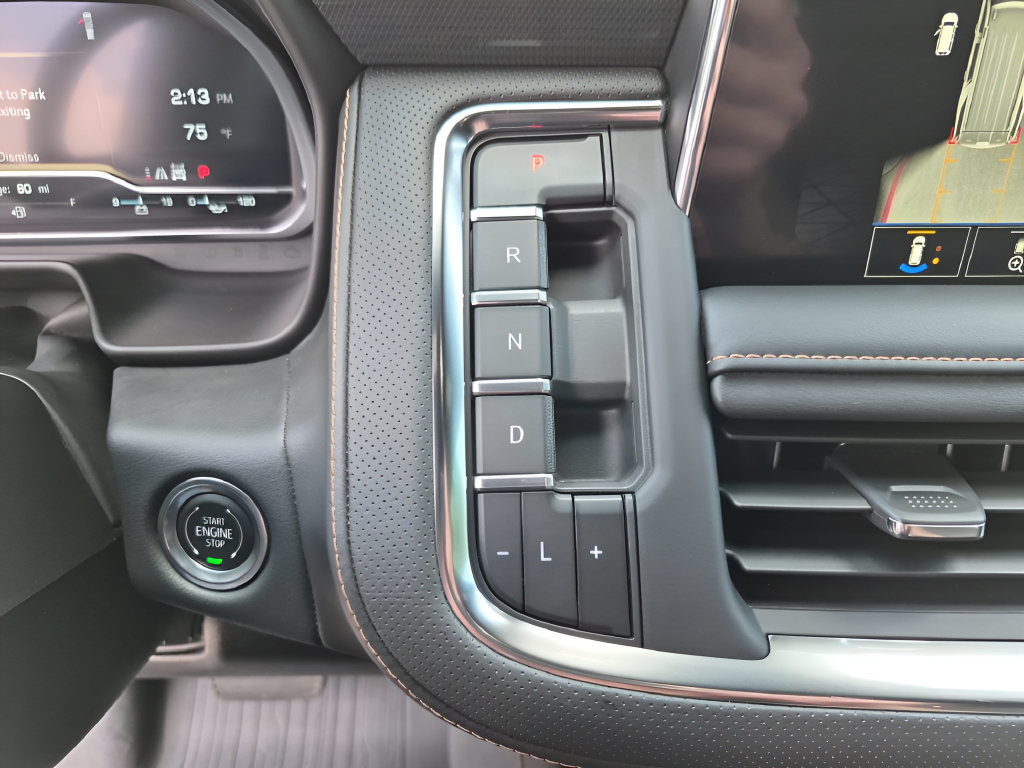 Used 2024 GMC Yukon AT4 w/ AT4 Premium Plus Package AWD/4WD image 26
