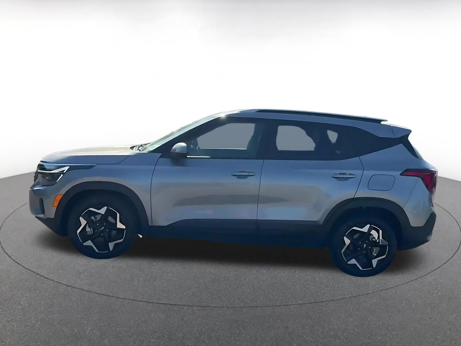 Used 2025 Kia Seltos S FWD image 9
