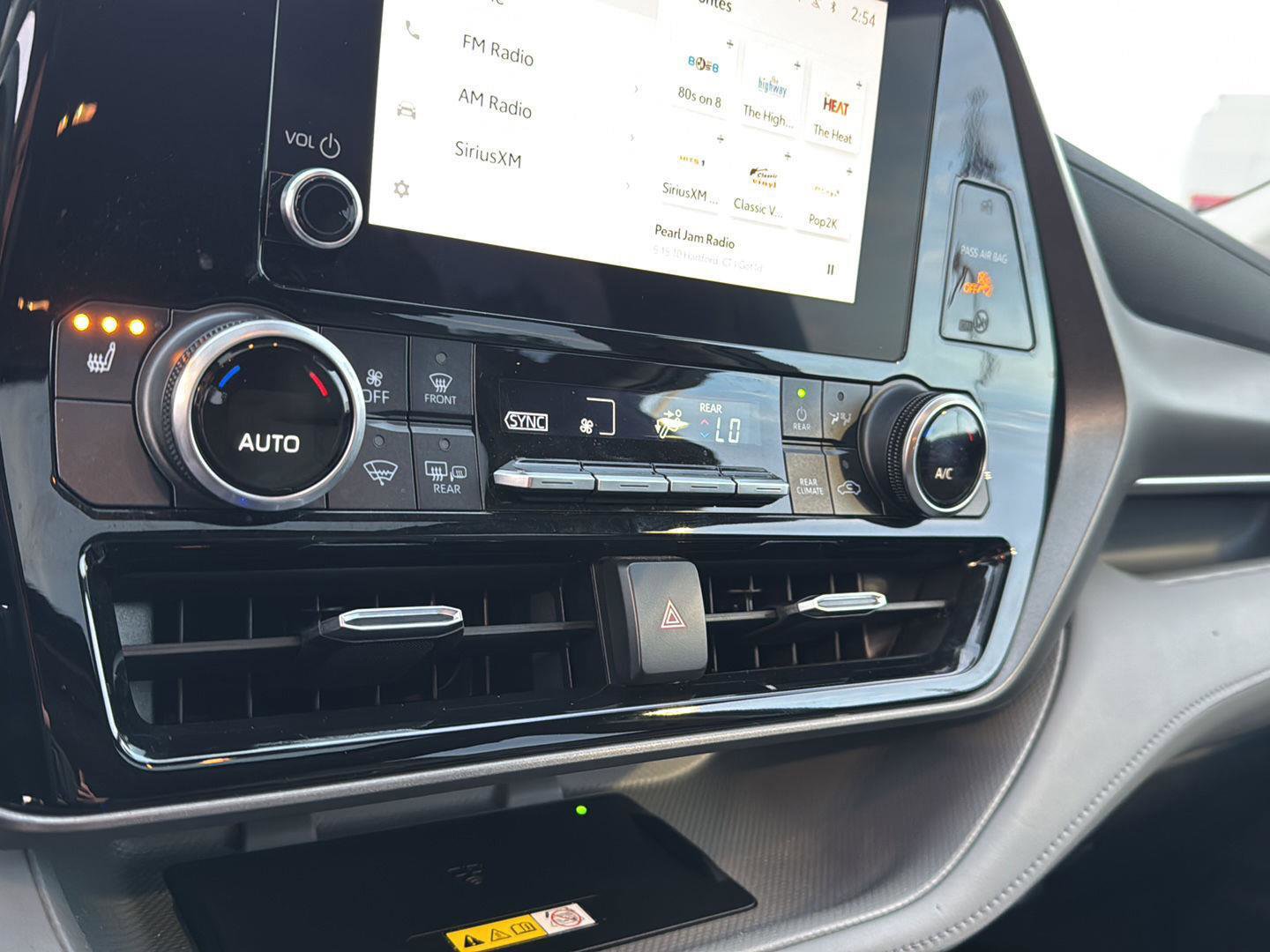 Certified 2023 Toyota Highlander XLE image 23