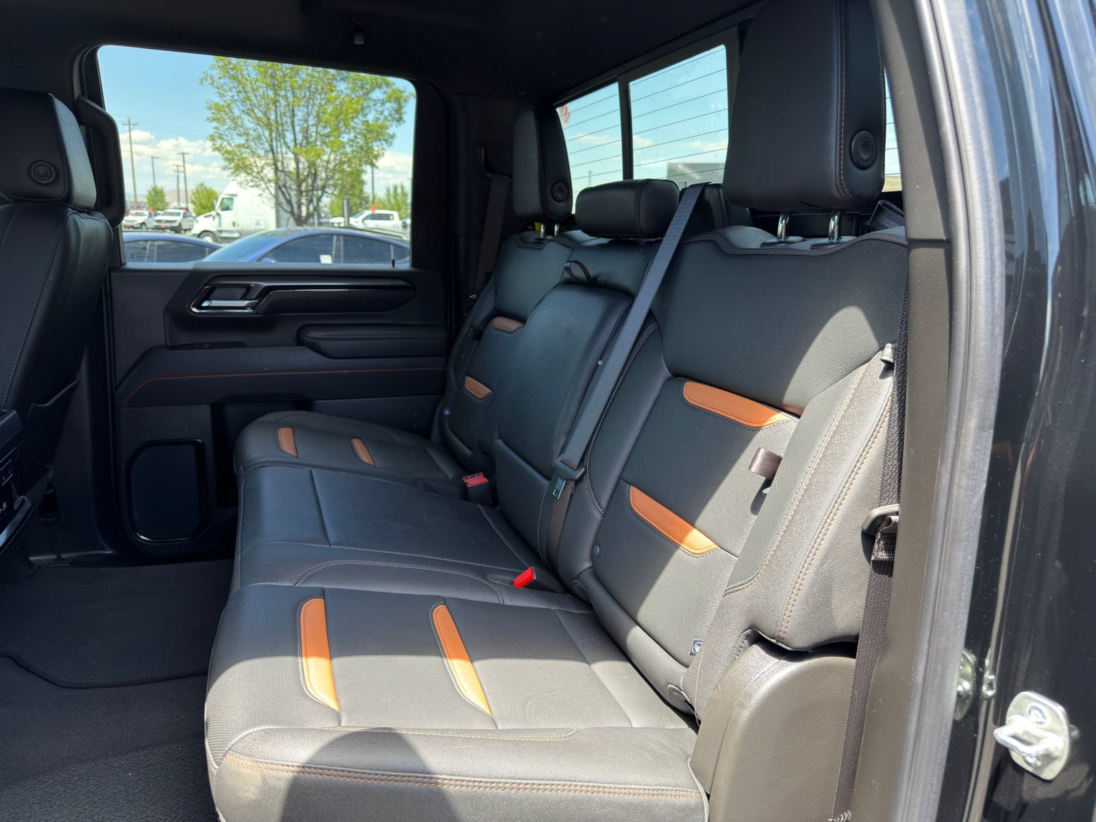 Used 2025 GMC Sierra 3500 AT4 w/ AT4 Premium Plus Package AWD/4WD image 9