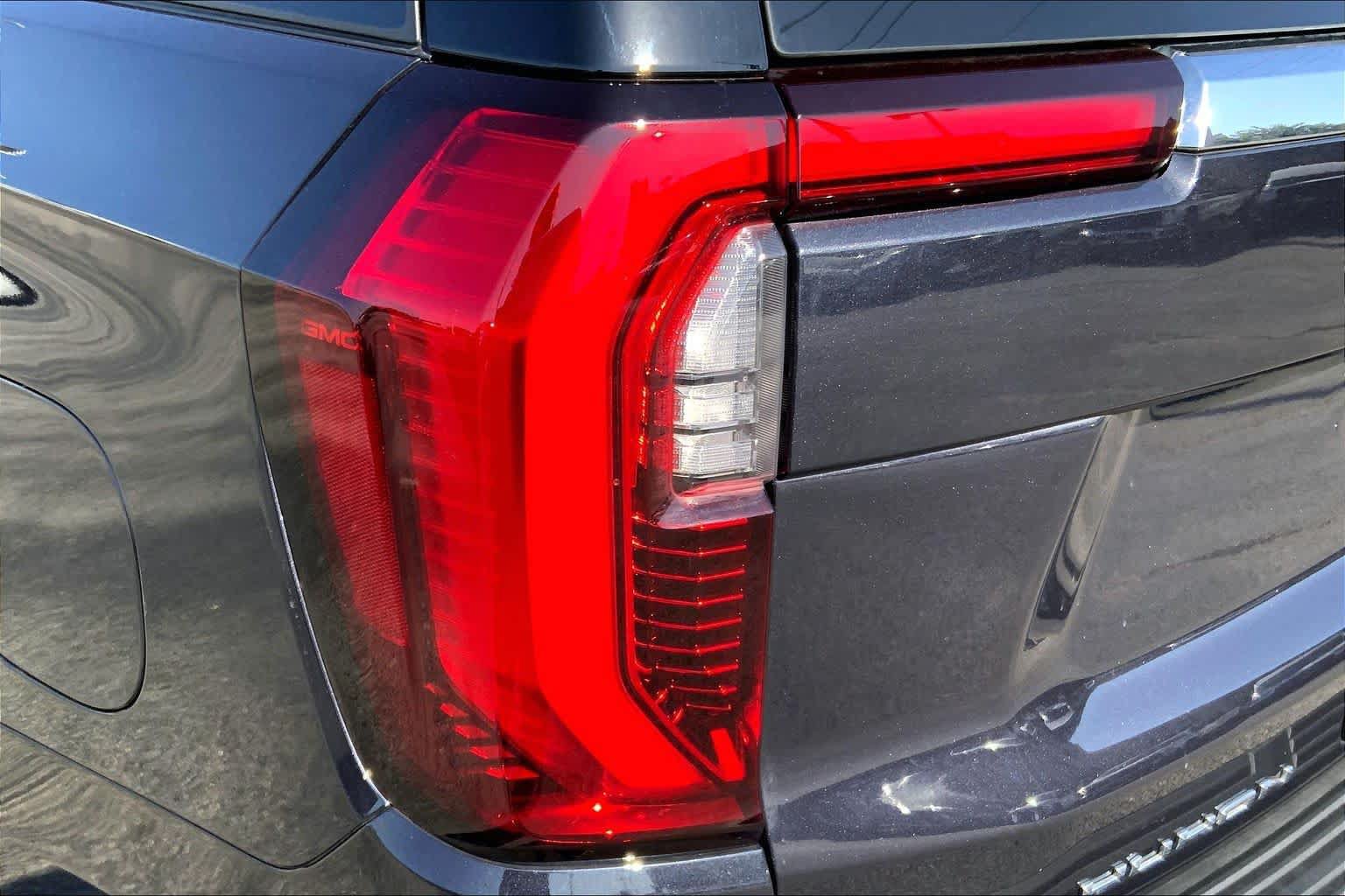 Used 2026 GMC Yukon Elevation RWD image 25