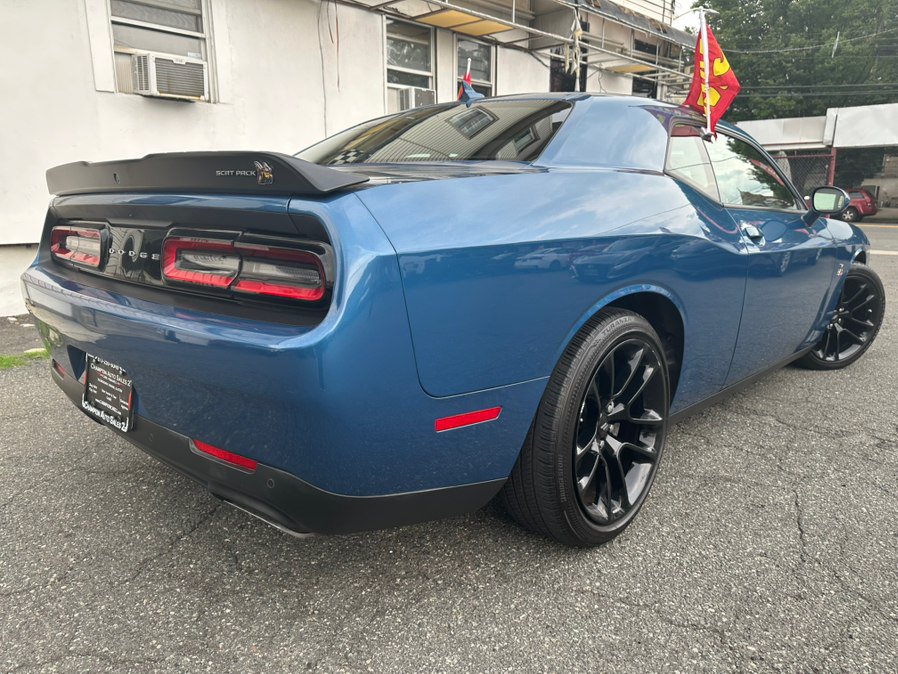 Used 2022 Dodge Challenger R/T Scat Pack RWD image 4