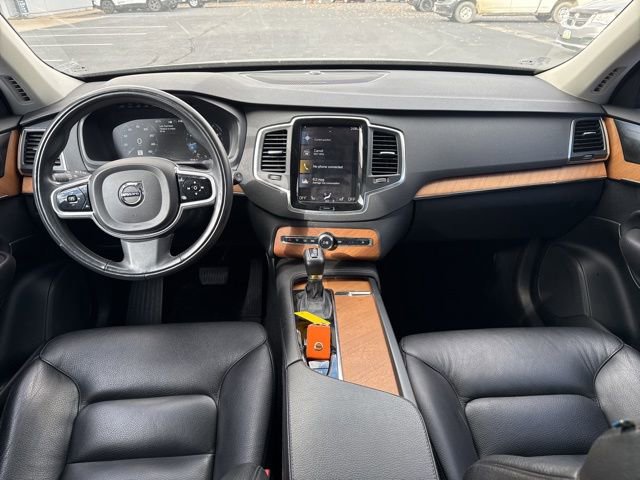 Used 2022 Volvo XC90 T6 Momentum w/ Climate Package image 11