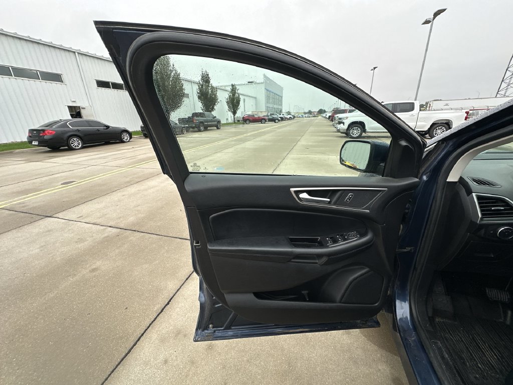 Used 2017 Ford Edge SEL w/ Equipment Group 201A AWD/4WD image 22