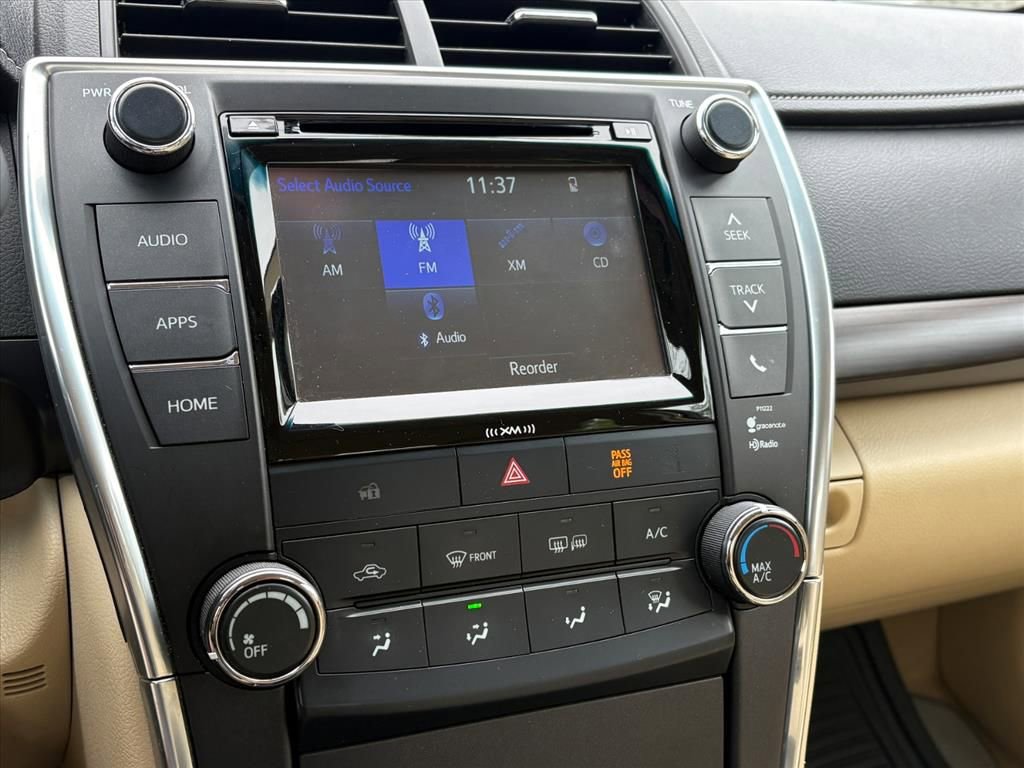 Used 2017 Toyota Camry LE FWD image 11