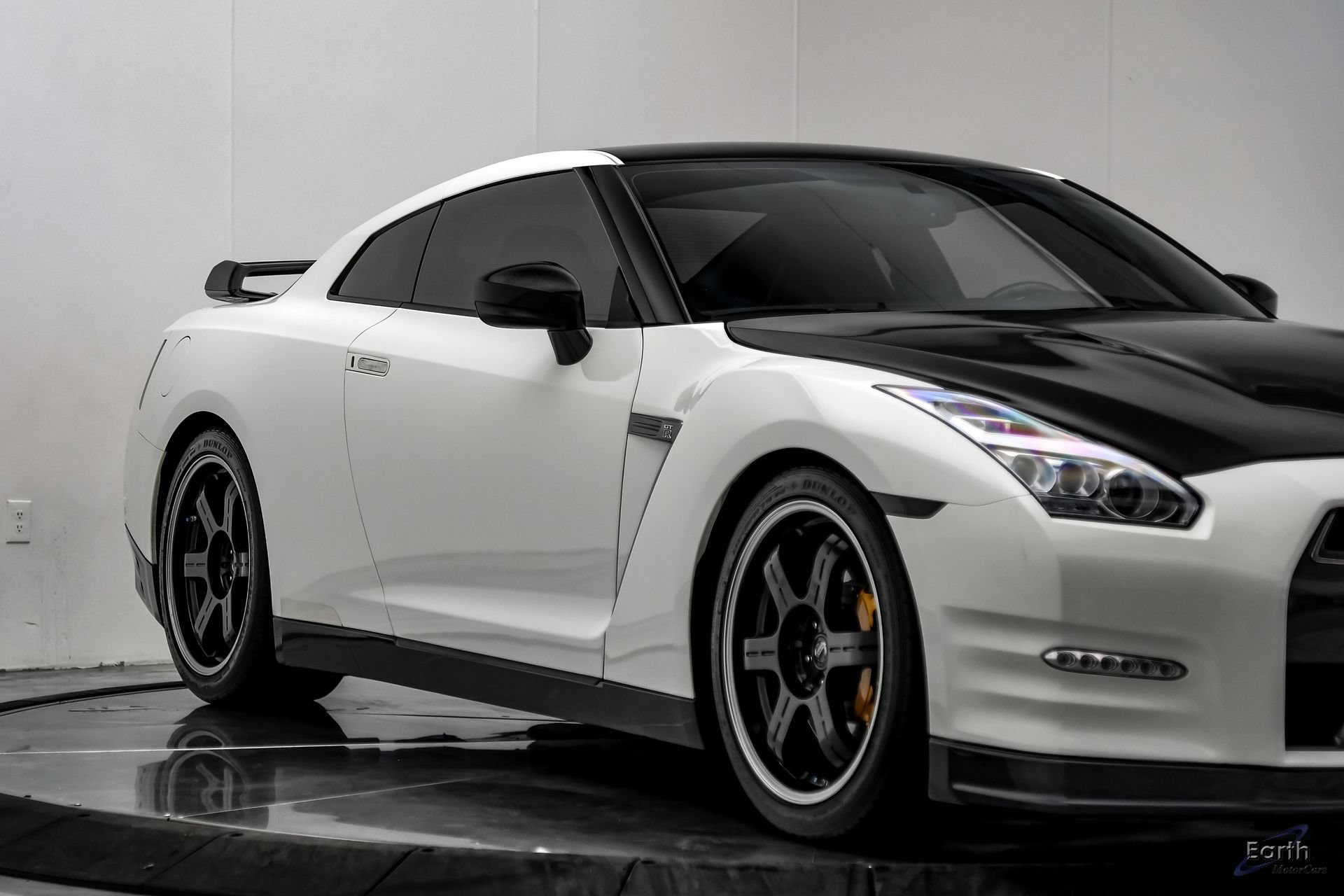 Used 2014 Nissan GT-R Black Edition AWD/4WD image 32