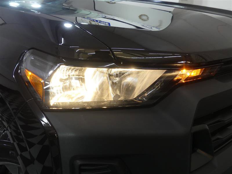 Used 2024 Chevrolet Colorado W/T image 12