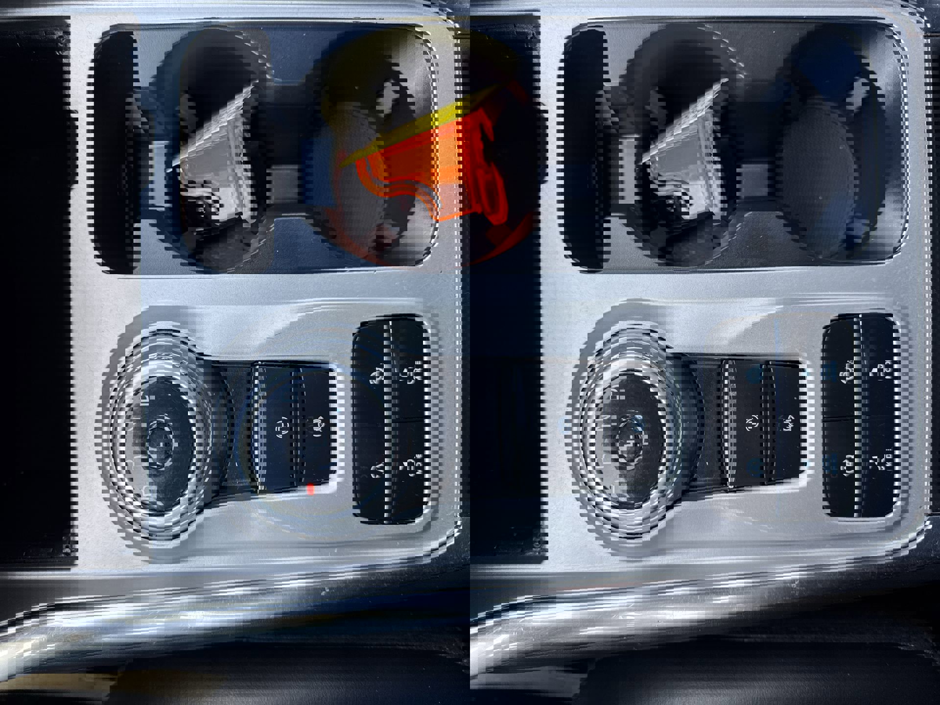 Used 2023 Ford Explorer XLT w/ Equipment Group 202A image 20