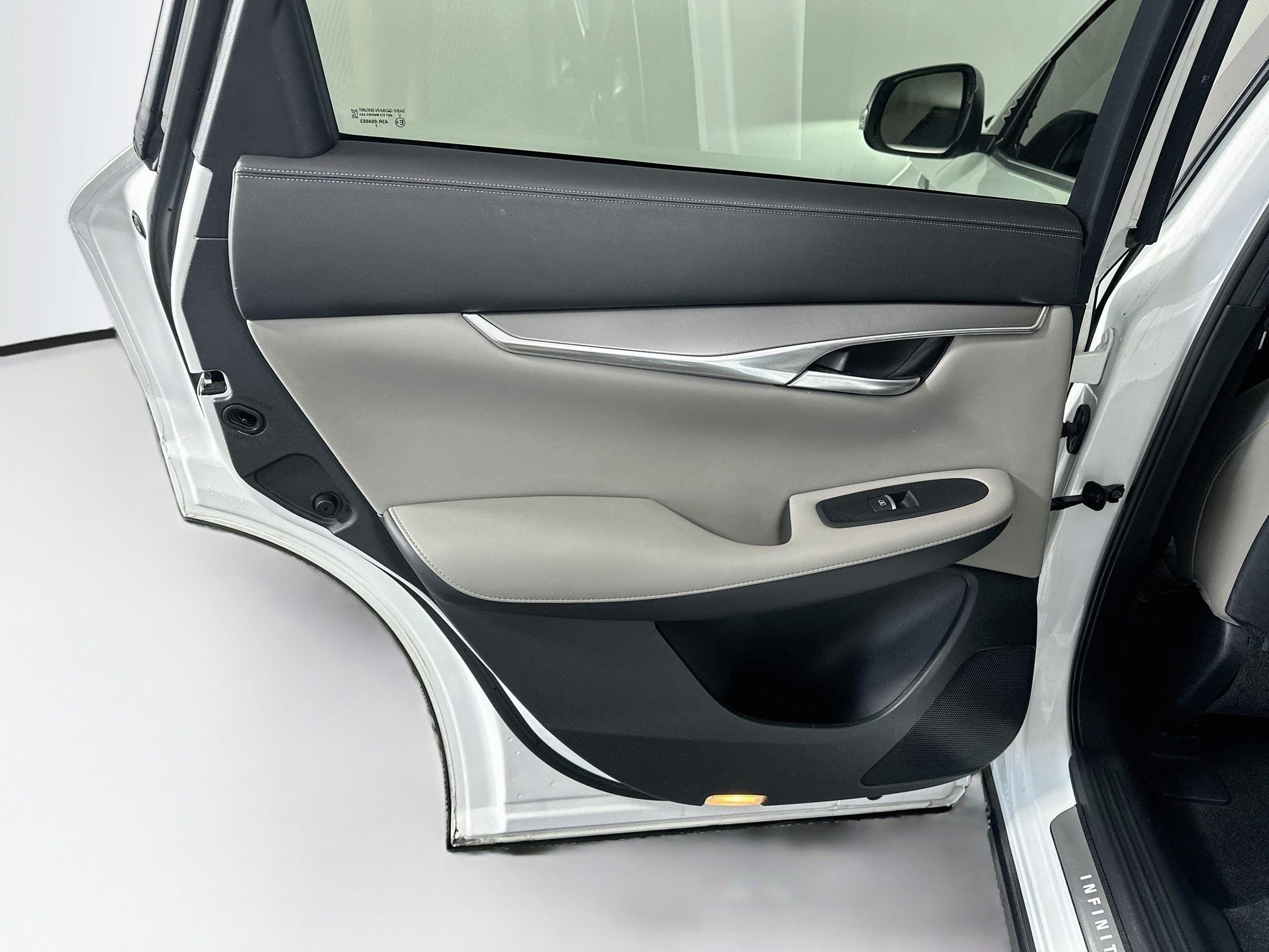 Used 2023 INFINITI QX50 Luxe FWD image 25