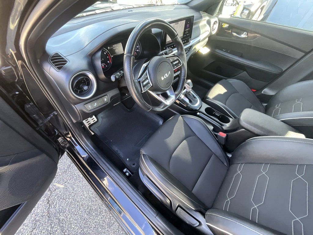 Used 2023 Kia Forte GT-Line image 11