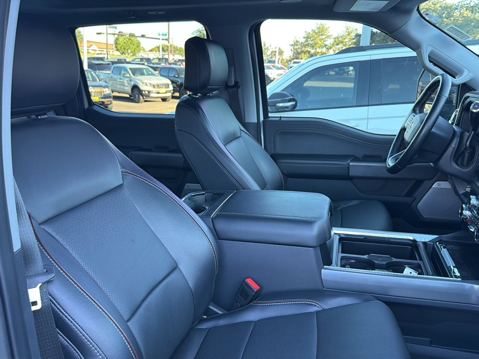 Used 2024 Ford F250 Lariat w/ Lariat Ultimate Package AWD/4WD image 14
