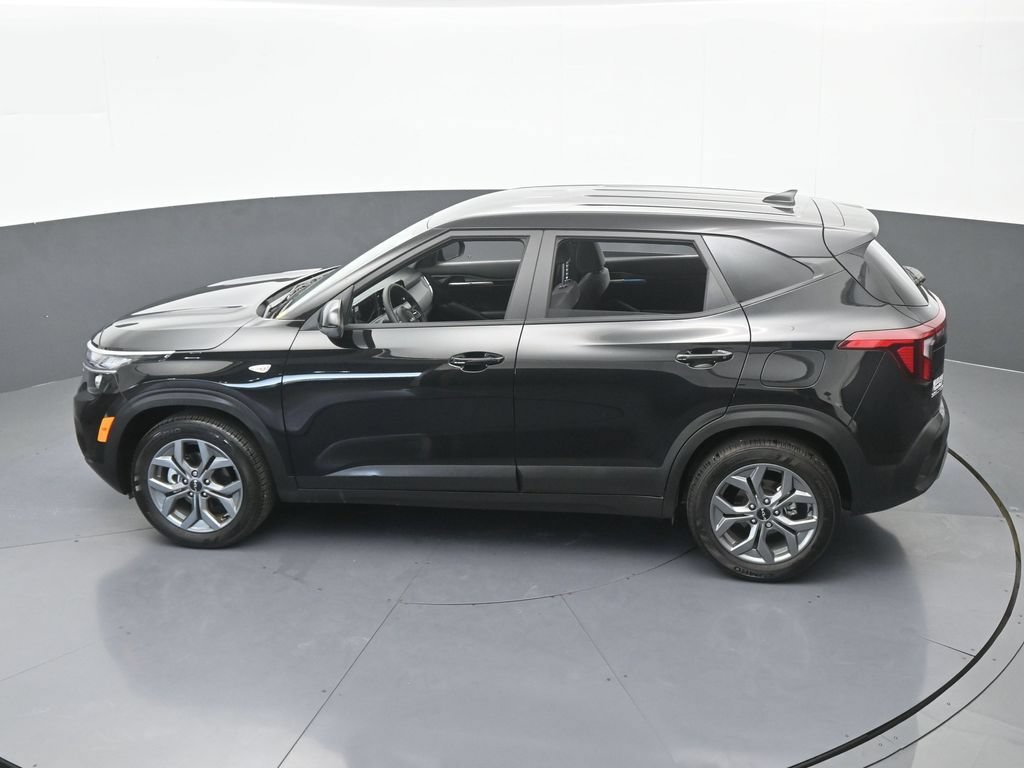 Used 2026 Kia Seltos LX FWD image 48
