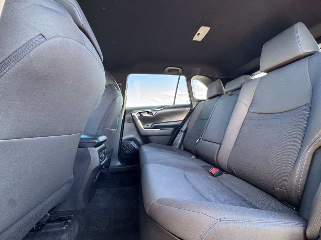 Used 2023 Toyota RAV4 SE image 20