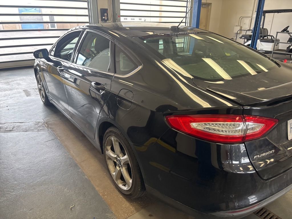 Used 2013 Ford Fusion SE FWD image 9
