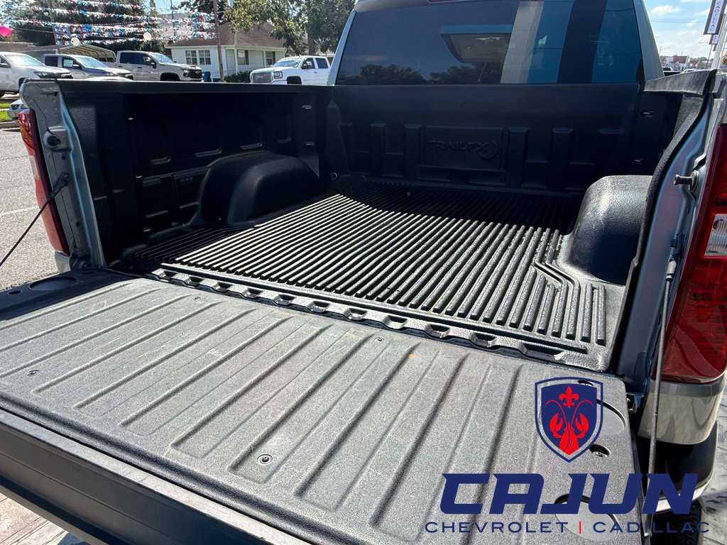 Used 2025 Chevrolet Silverado 1500 LT RWD image 30