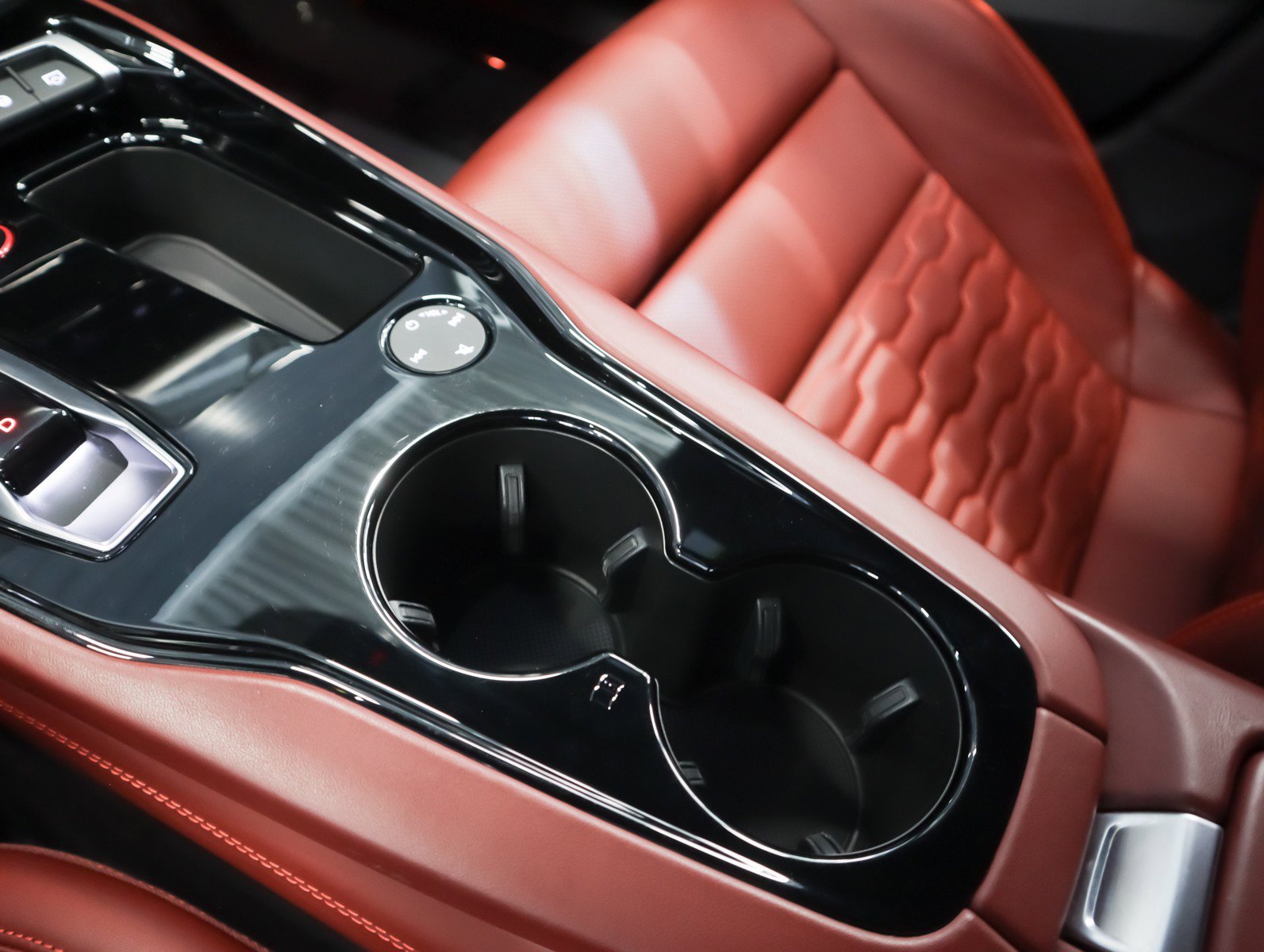 Used 2024 Audi RS e-tron GT image 21