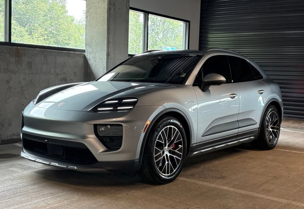 Used 2025 Porsche Macan 4S Electric AWD/4WD image 1