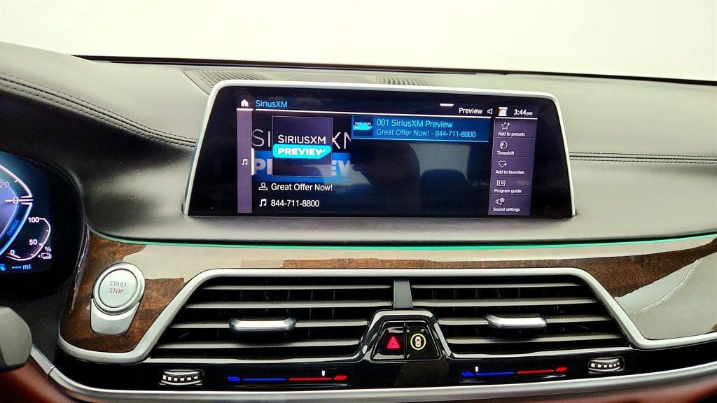 Used 2020 BMW 745e xDrive AWD/4WD image 19