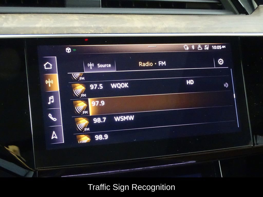 Used 2019 Audi e-tron Prestige w/ Prestige Package AWD/4WD image 31