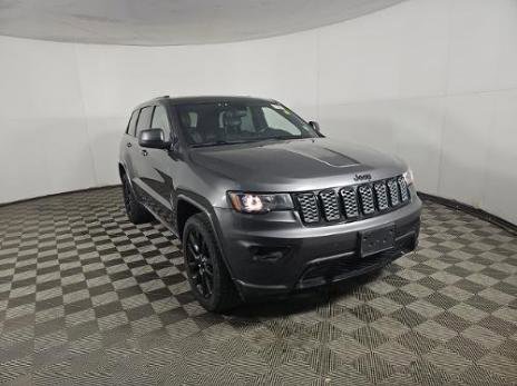 Used 2020 Jeep Grand Cherokee Altitude AWD/4WD image 2