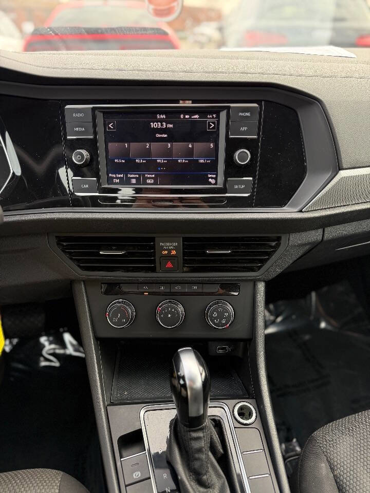 Used 2019 Volkswagen Jetta R-Line image 15