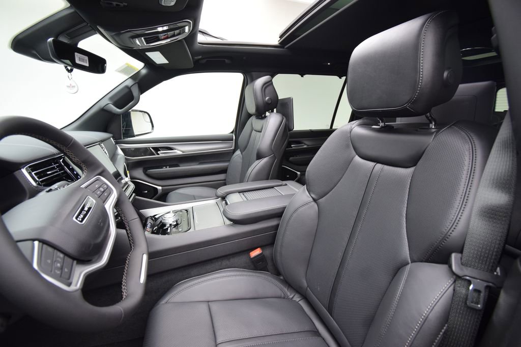 New 2026 Jeep Grand Wagoneer Limited AWD/4WD image 37