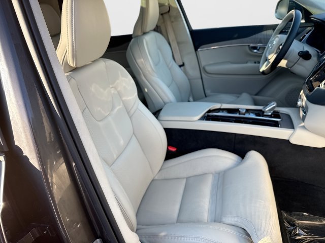 Certified 2024 Volvo XC90 T8 Ultimate w/ Lounge Package AWD/4WD image 32