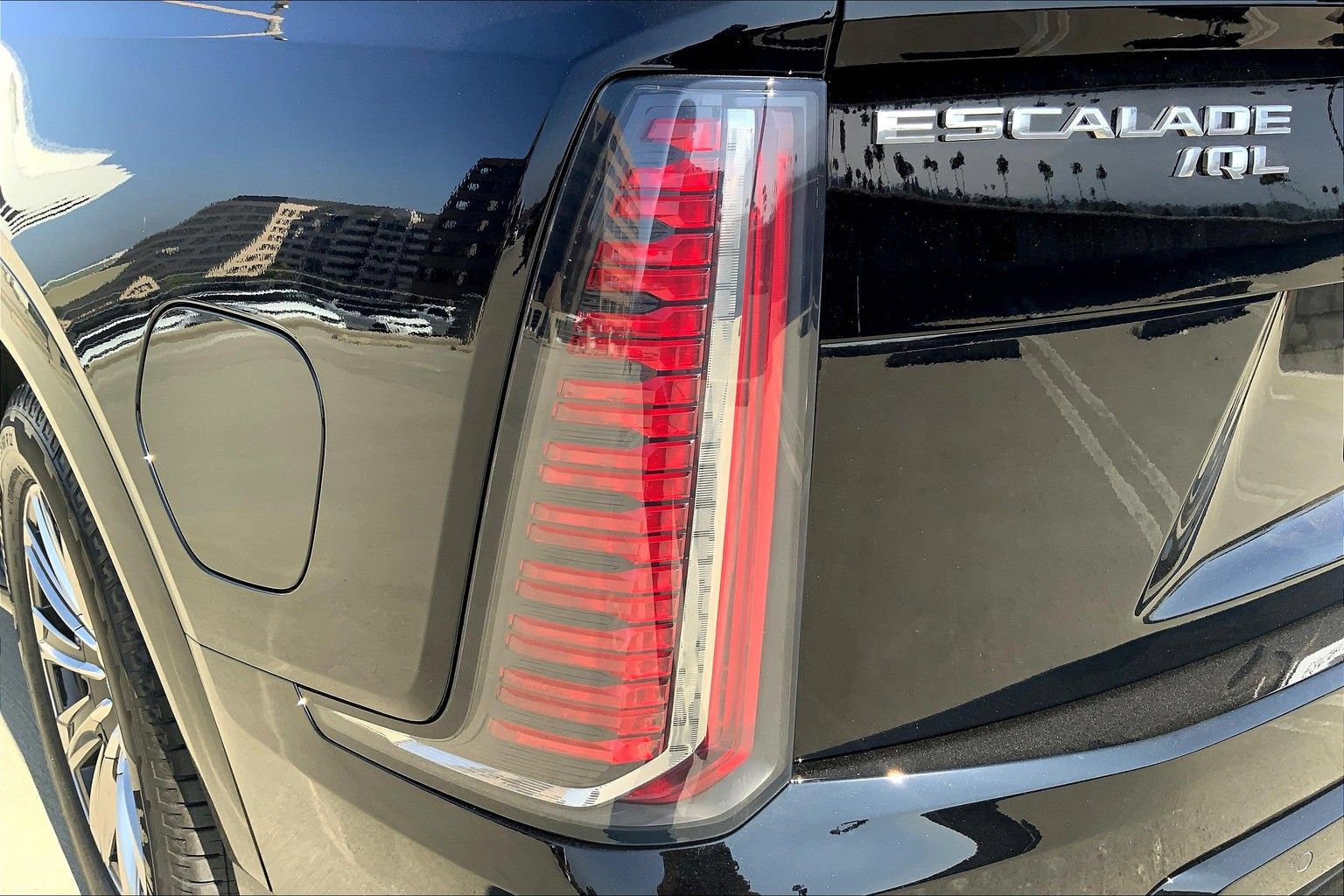 Used 2026 Cadillac Escalade IQL Luxury AWD/4WD image 15