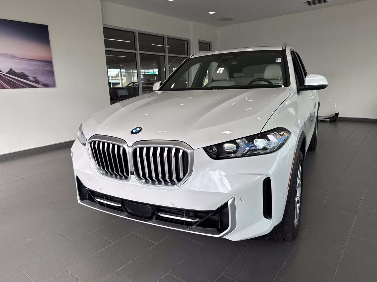 Used 2026 BMW X5 xDrive40i w/ Executive Package AWD/4WD image 3