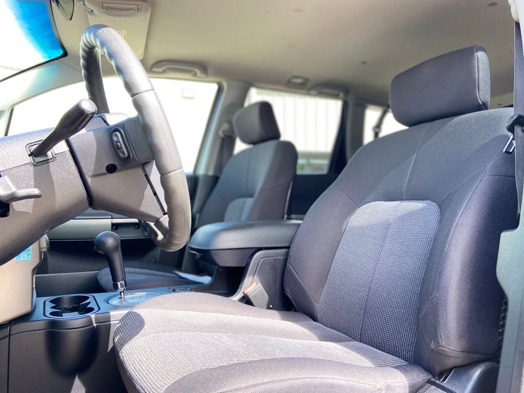 Used 2004 Mitsubishi Endeavor XLS AWD/4WD image 15