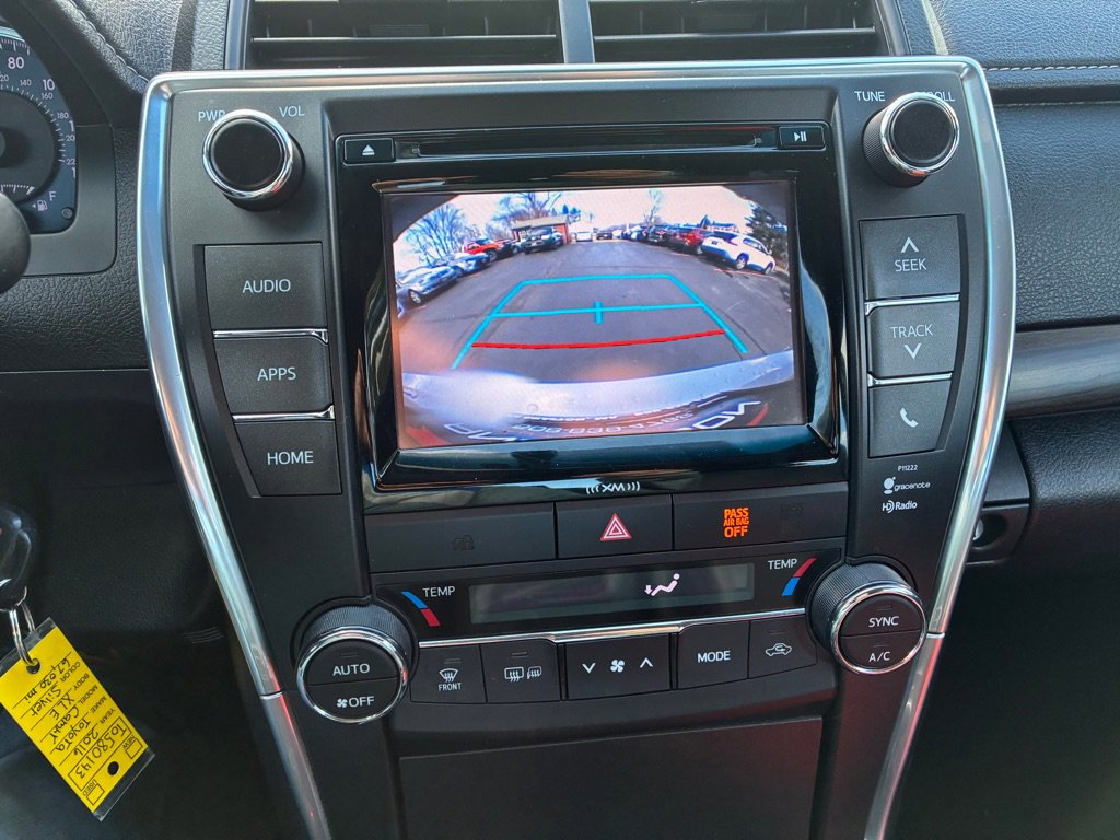 Used 2016 Toyota Camry XLE image 26