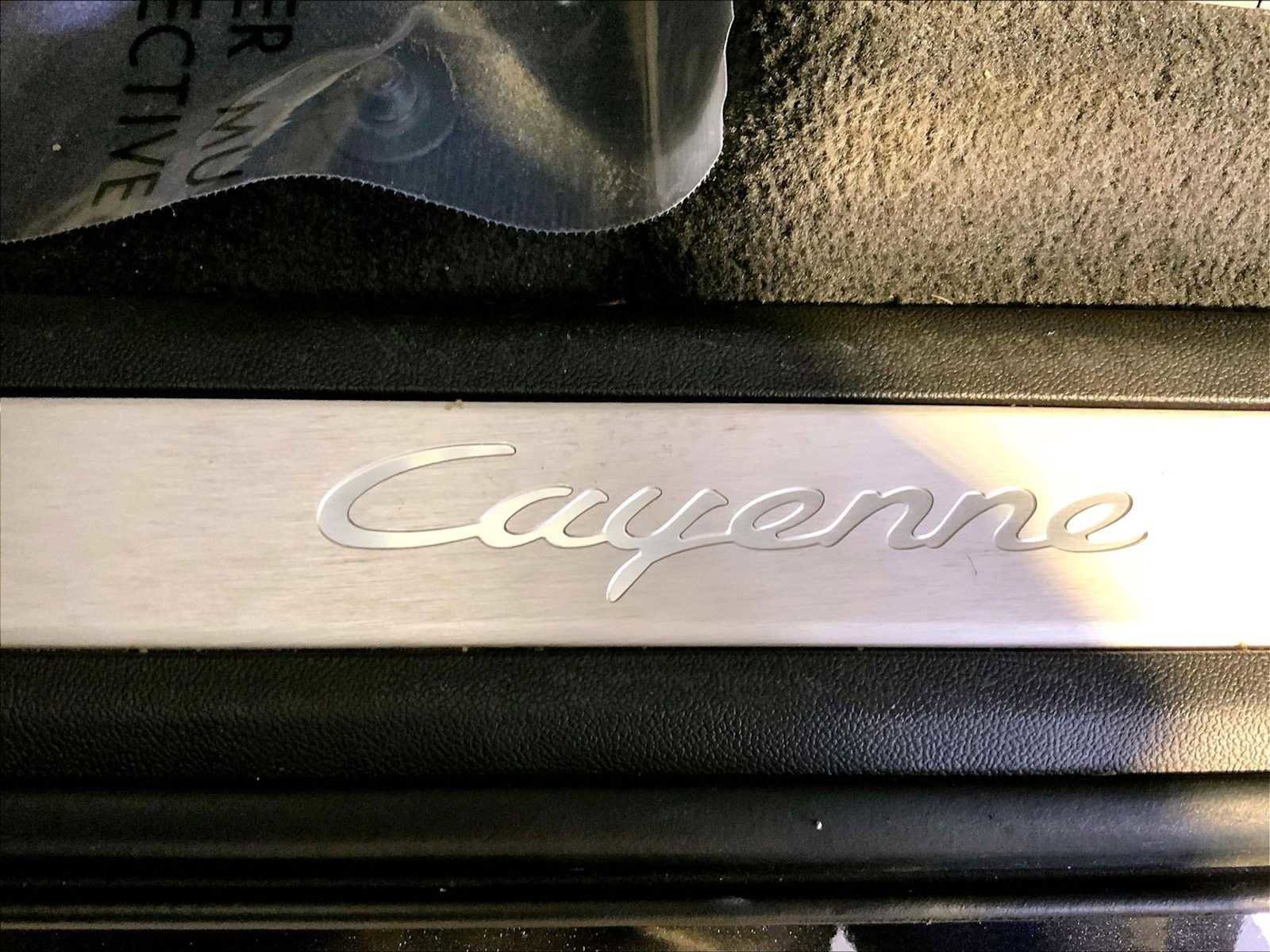 Certified 2022 Porsche Cayenne w/ Premium Package image 19