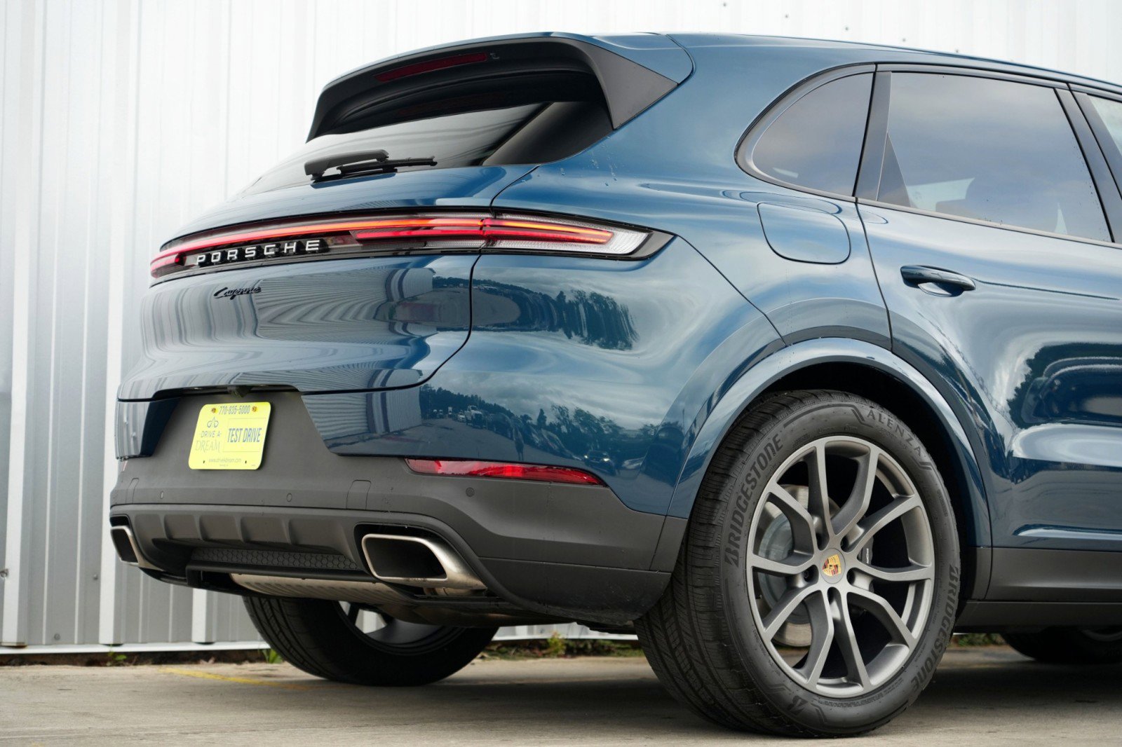 Used 2024 Porsche Cayenne w/ Premium Package image 61