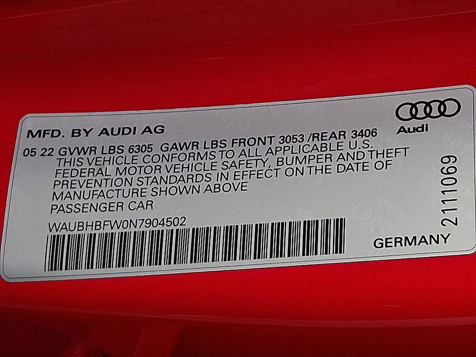 Certified 2022 Audi RS e-tron GT w/ Carbon Performance Package AWD/4WD image 27