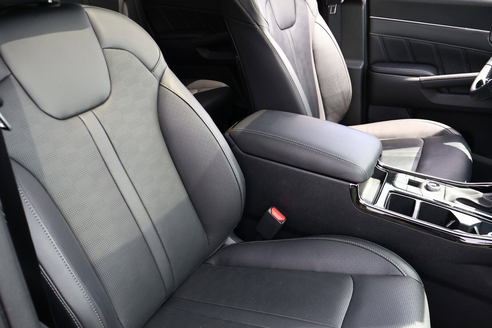 Used 2024 Kia Sorento SX image 24