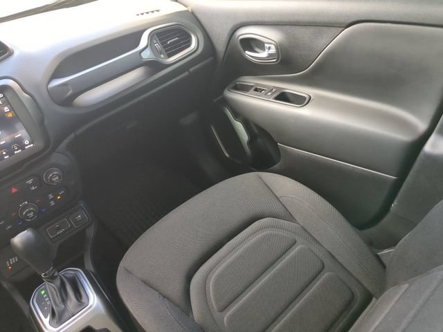 Used 2022 Jeep Renegade Latitude w/ Convenience Group AWD/4WD image 18