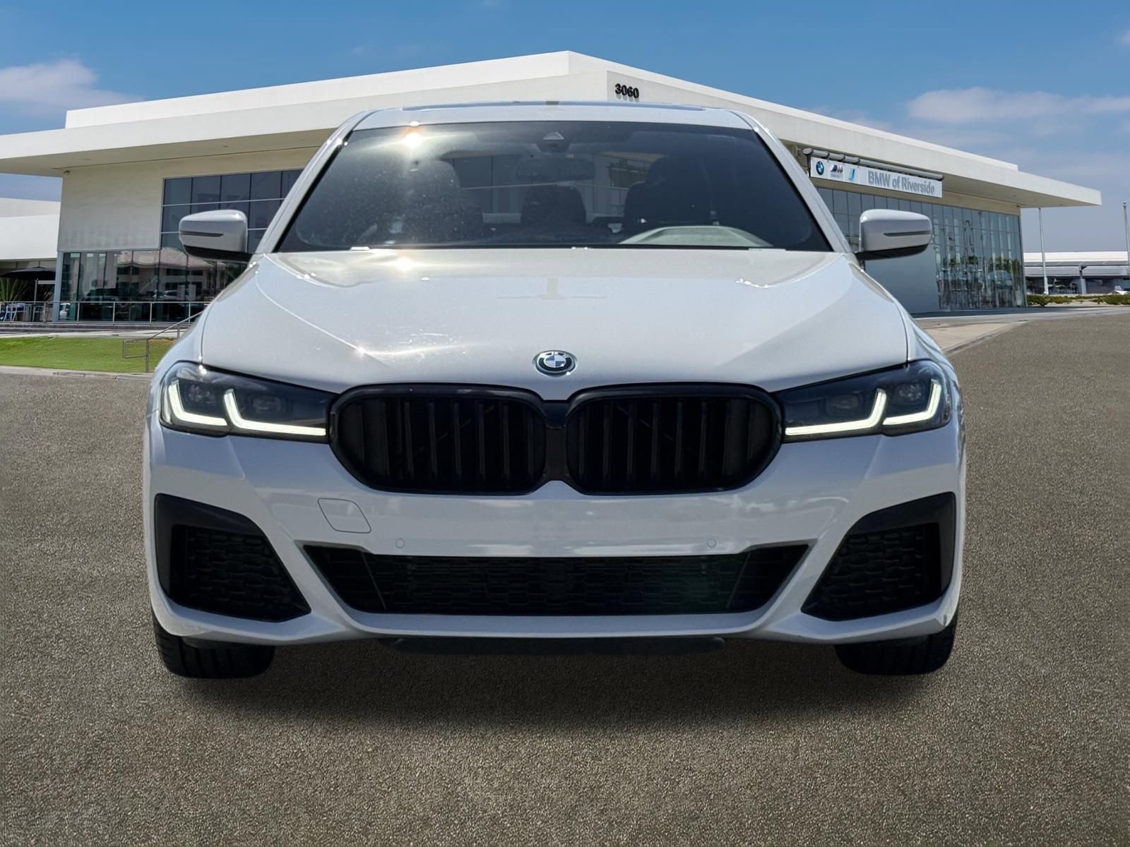 Used 2023 BMW 530e 530e iPerformance w/ M Sport Package image 3