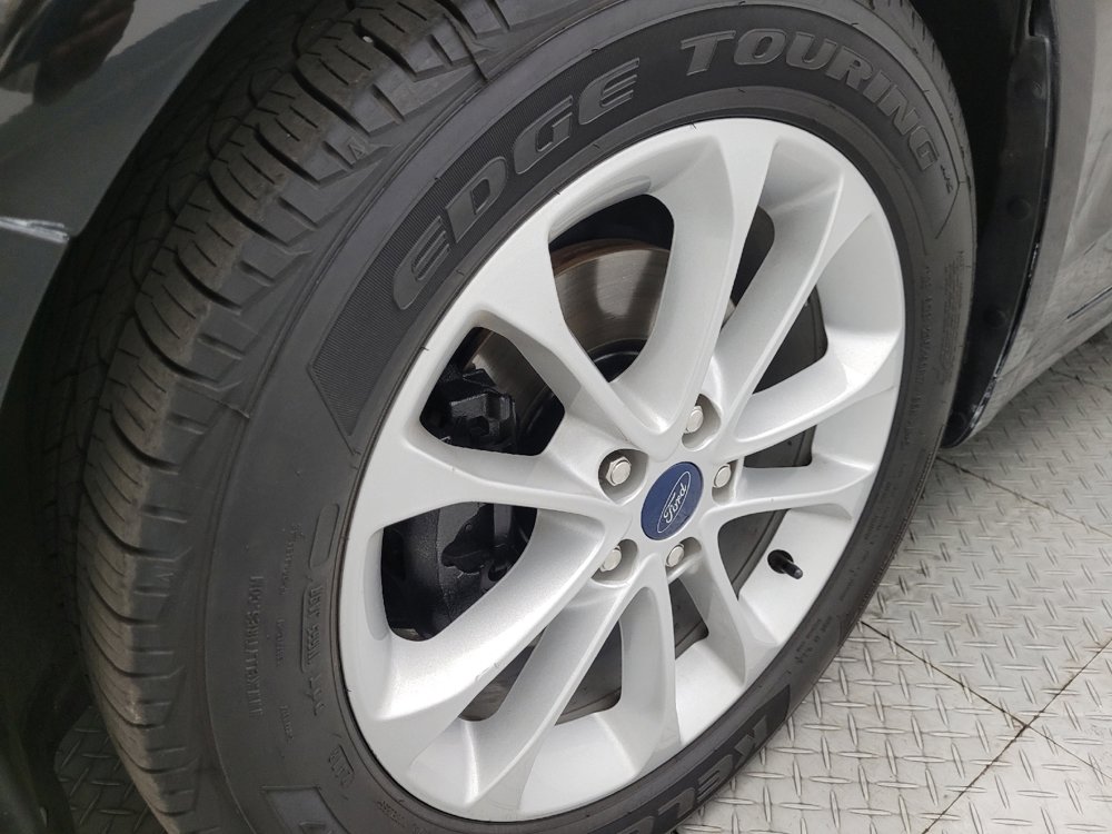 Used 2020 Ford Fusion SE image 31