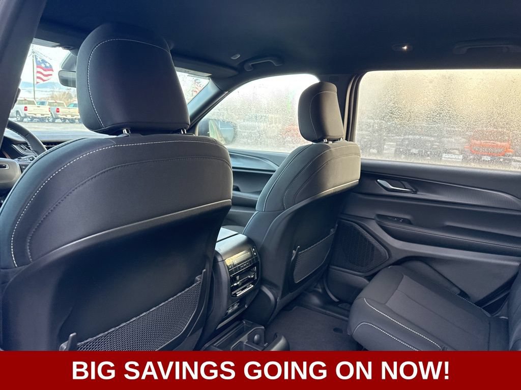 New 2025 Jeep Grand Cherokee L Laredo AWD/4WD image 39