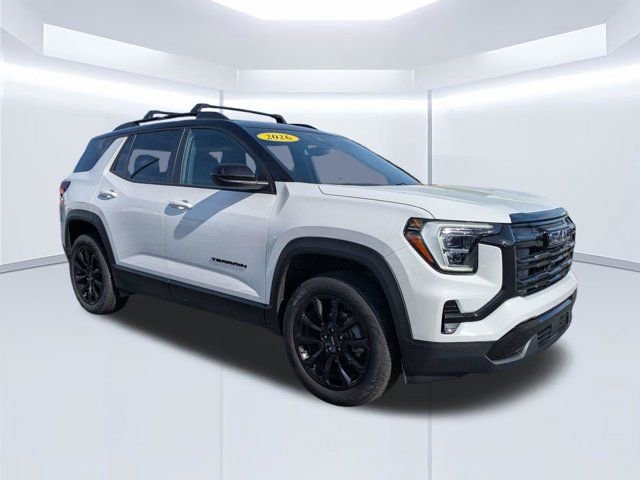 Used 2026 GMC Terrain Elevation w/ Elevation Premium Package image 2