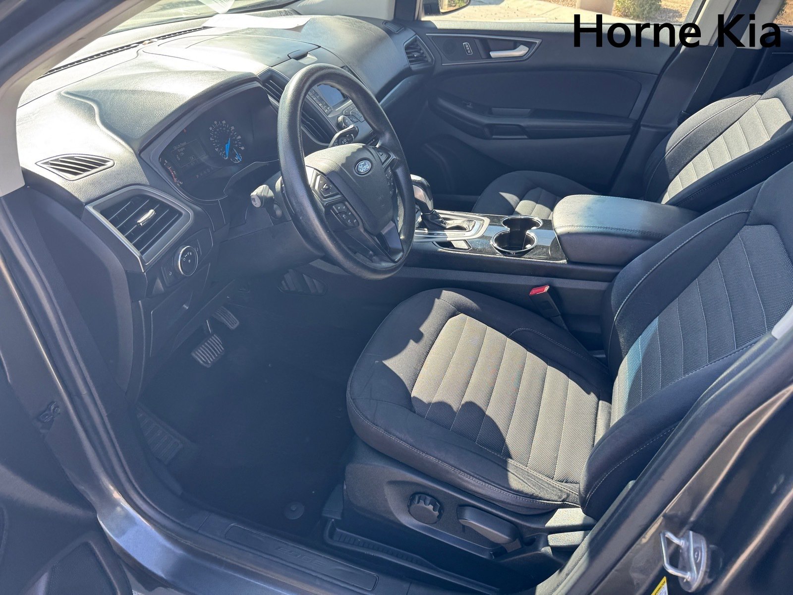 Used 2016 Ford Edge SE image 9