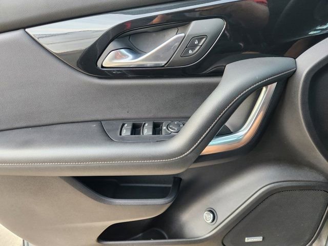 Used 2024 Chevrolet Blazer Premier image 25