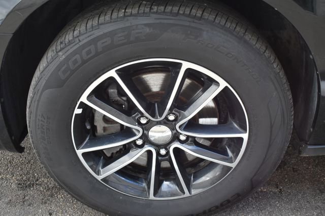 Used 2017 Dodge Grand Caravan SXT w/ Driver Convenience Group image 50