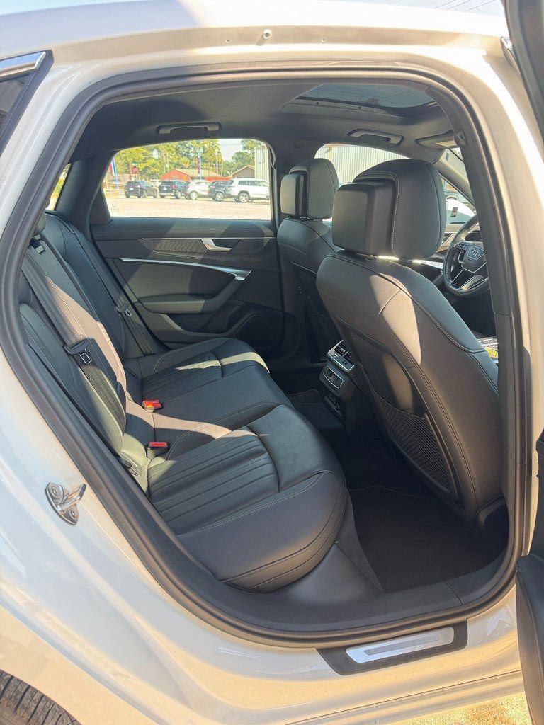 Used 2023 Audi A6 Premium image 17