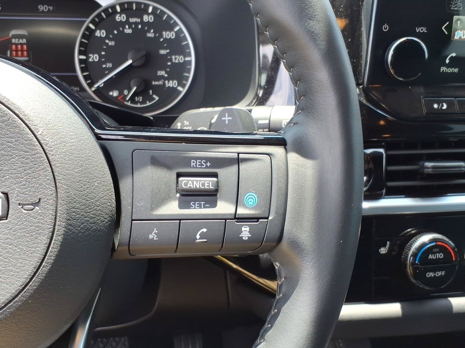 Used 2024 Nissan Pathfinder SL AWD/4WD image 19