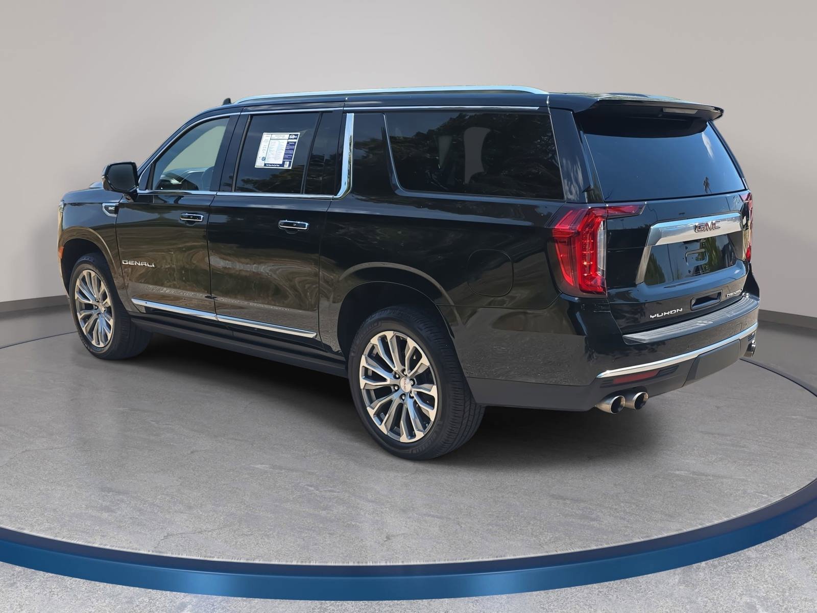 Used 2021 GMC Yukon XL Denali w/ Denali Premium Package AWD/4WD image 7
