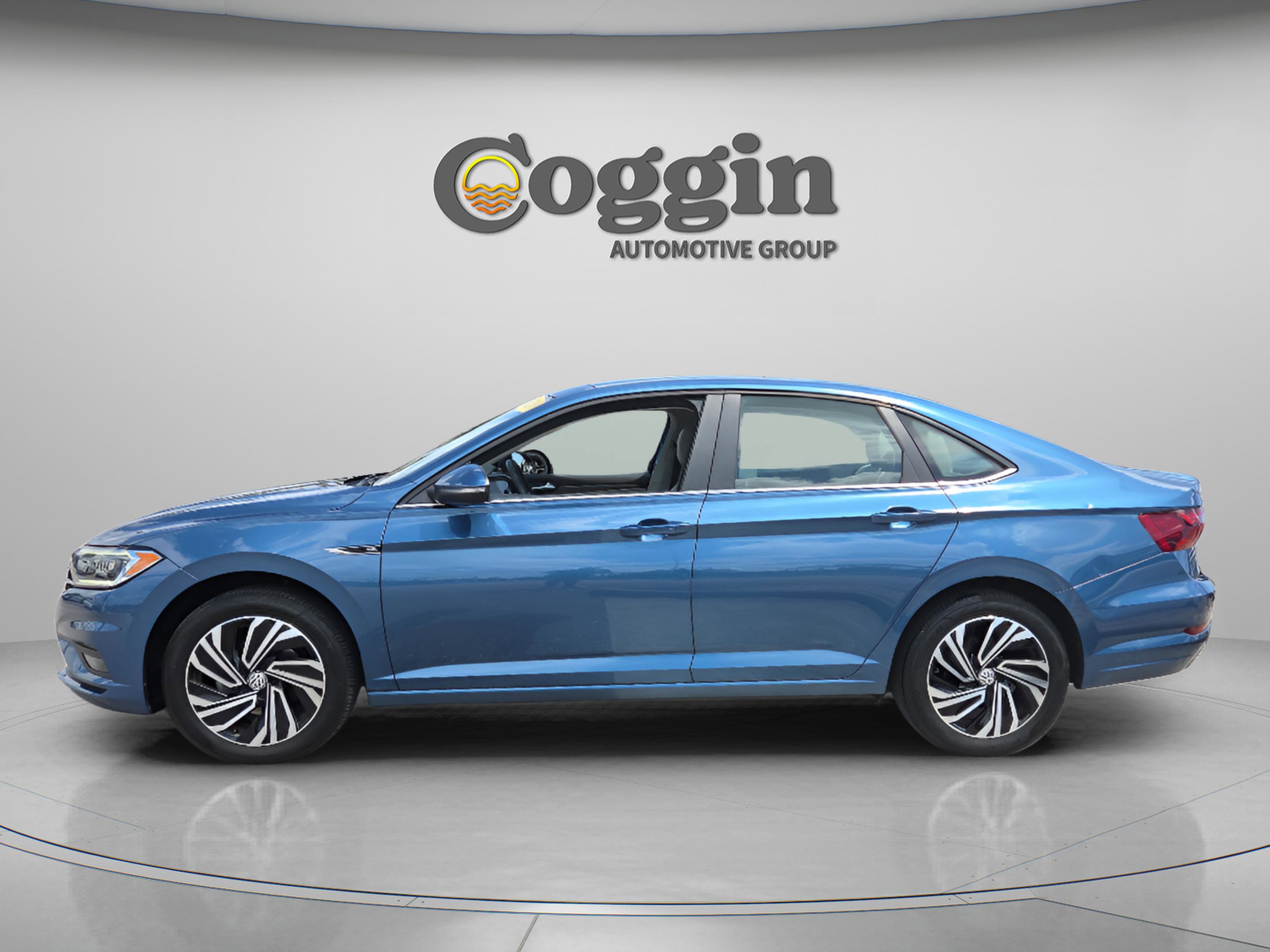 Used 2020 Volkswagen Jetta SEL Premium FWD image 2