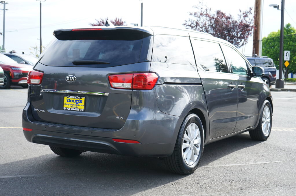 Used 2015 Kia Sedona EX FWD image 6