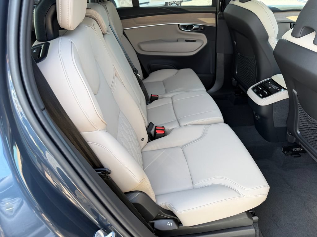 New 2026 Volvo XC90 B6 Plus w/ Protection Package Premier AWD/4WD image 11