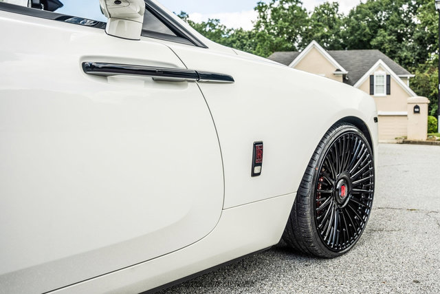 Used 2016 Rolls-Royce Dawn RWD image 91